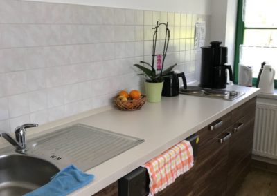 Modern eingerichtete Küche - Seniorenwohnen An der Glocke in Krauschwitz